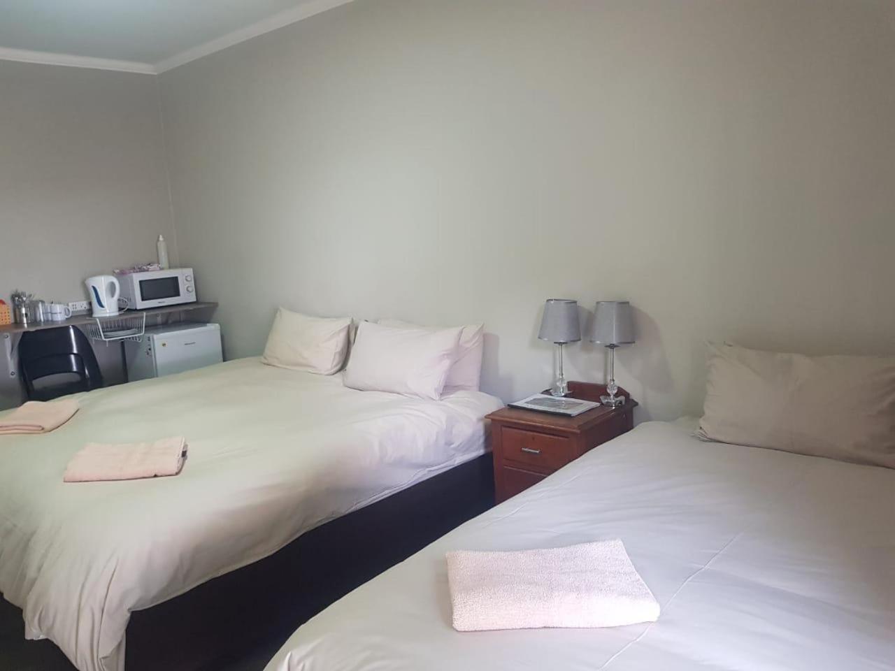 House 205 Hotel Vanderbijlpark Room photo